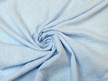 Batyst bawełniany haftowany błękit baby blue