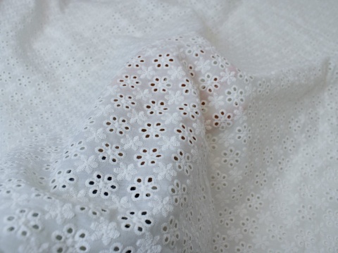 bawełna haftowana biała kwiatki