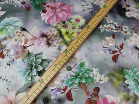 Satyna włoska kwiaty na popielu