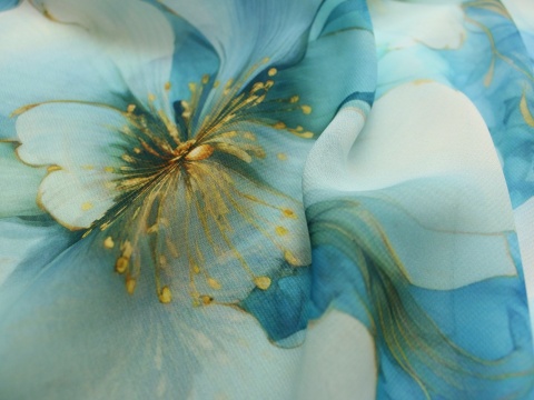 Szyfon w kwiaty niebieskie