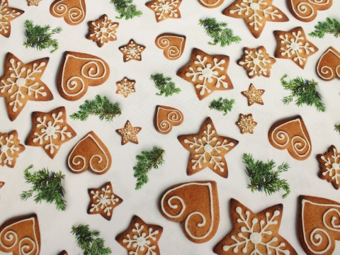 Tkanina obrusowa zasłonowa świąteczna pierniczki na białym