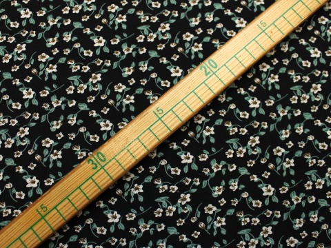 Tkanina silki biała łączka na czarnym