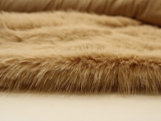 SZTUCZNE FUTERKO BEŻOWE